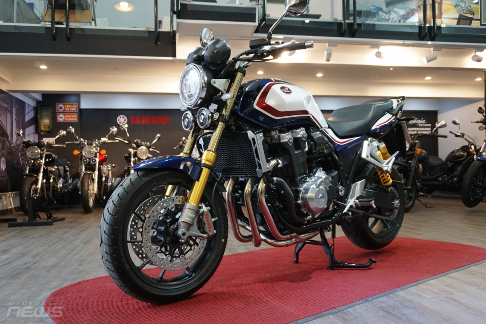 honda cb1300 super four sp dau tien tai viet nam co gia 488 trieu dong