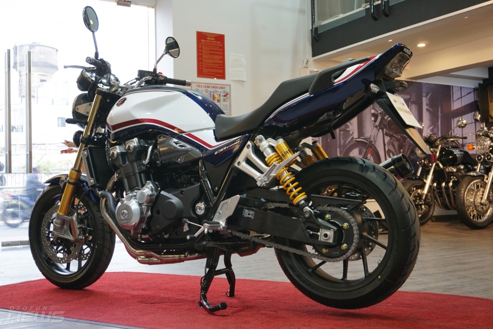 honda cb1300 super four sp dau tien tai viet nam co gia 488 trieu dong