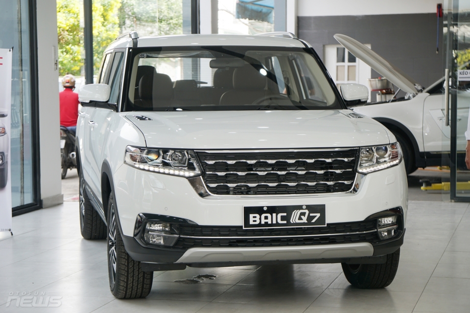 Showroom ô tô Trung Quốc đầu tiên Việt Nam dành cho Zotye và BAIC showroom o to trung quoc dau tien viet nam danh cho zotye va baic