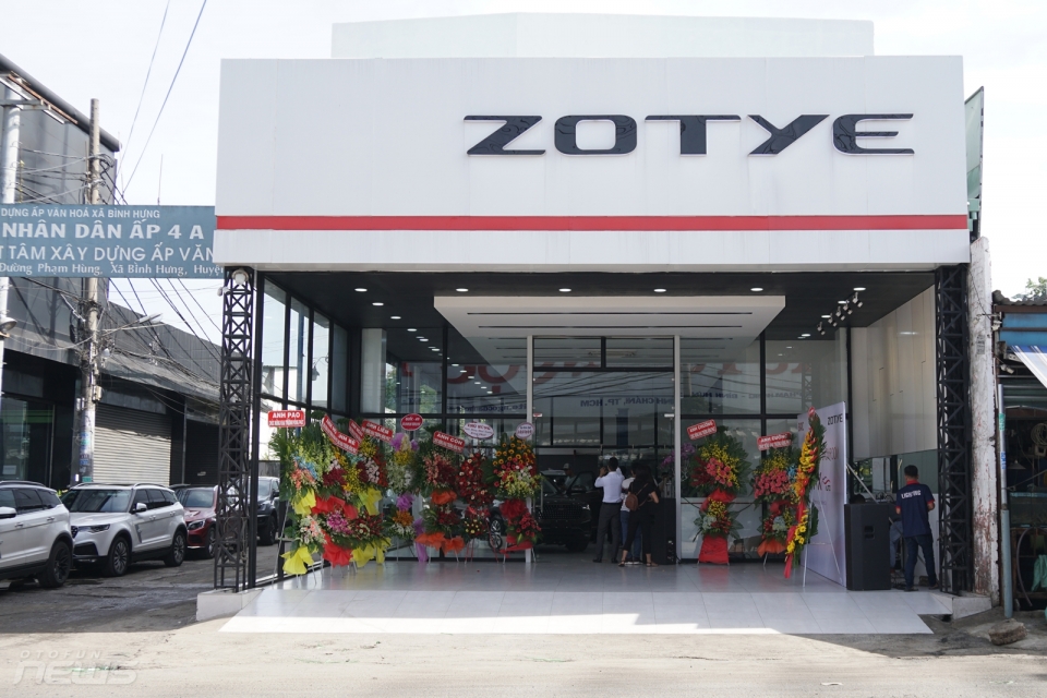 Showroom ô tô Trung Quốc đầu tiên Việt Nam dành cho Zotye và BAIC showroom o to trung quoc dau tien viet nam danh cho zotye va baic