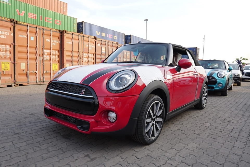 Xe 'mui trần' Mini Convertible phiên bản mới có mặt tại Việt Nam xe mui tran mini convertible phien ban moi co mat tai viet nam