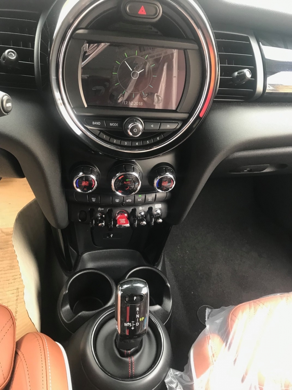 Xe 'mui trần' Mini Convertible phiên bản mới có mặt tại Việt Nam xe mui tran mini convertible phien ban moi co mat tai viet nam