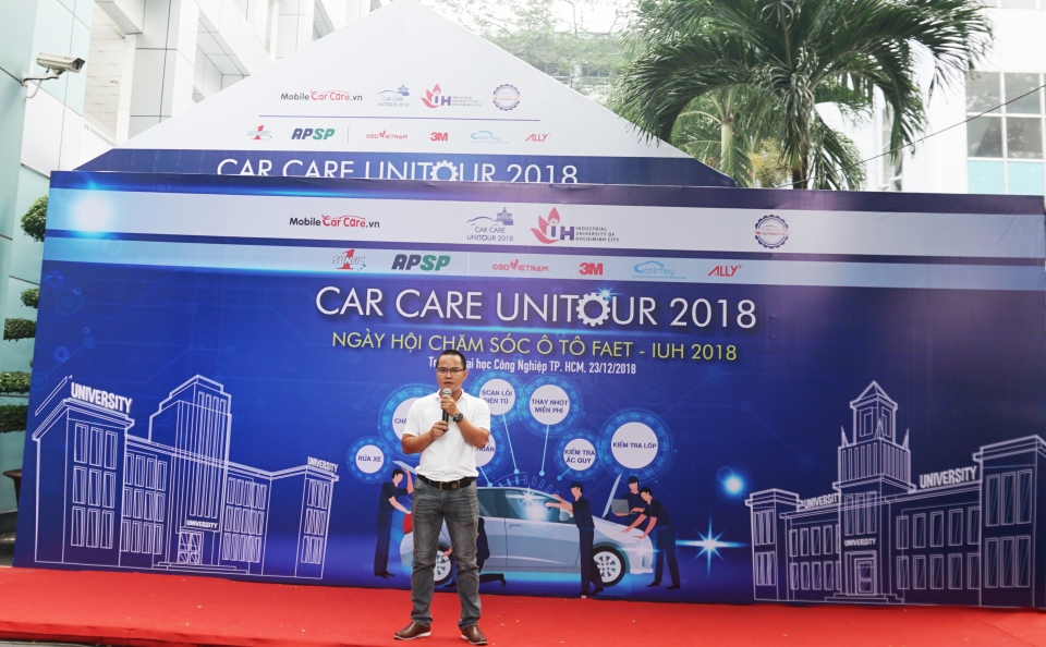 Khi sinh viên đại học tham gia chăm sóc xe hơi car care unitour dua trai nghiem thuc te vao truong dai hoc