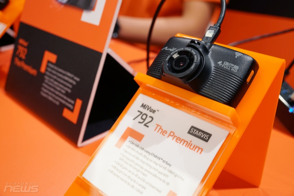 mio mivue 7 camera hanh trinh ho tro wifi tu dong sao luu co mat tai viet nam