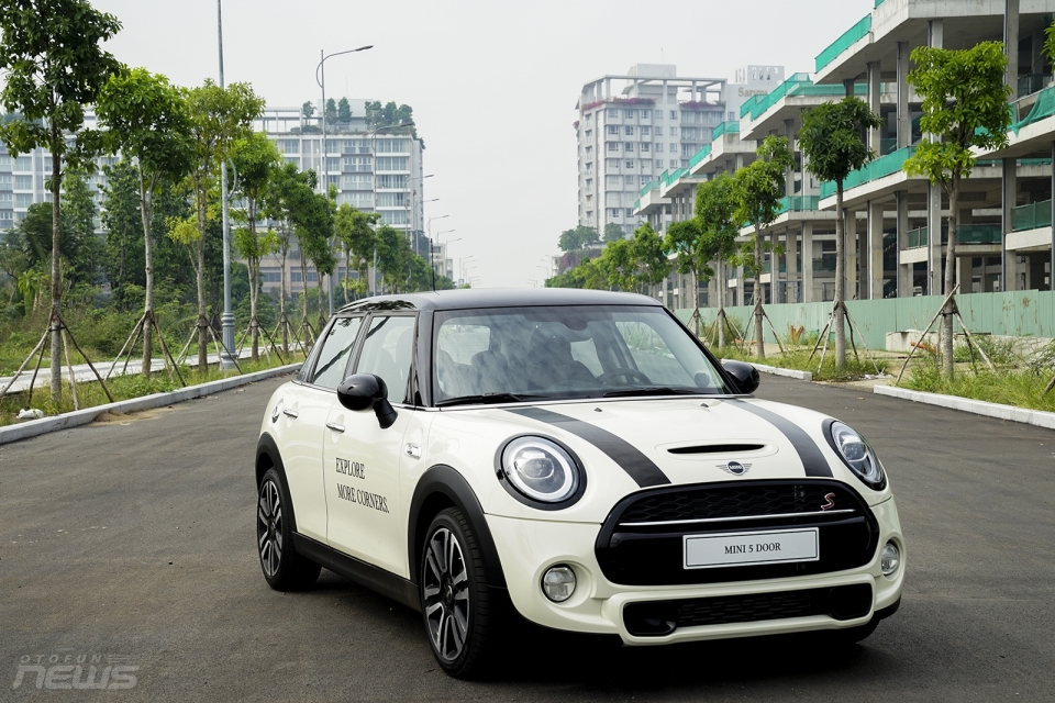 3 xe Mini Cooper phiên bản mới trình làng với giá từ 1,9 tỷ đồng 3 xe mini cooper phien ban moi trinh lang voi gia tu 19 ty dong