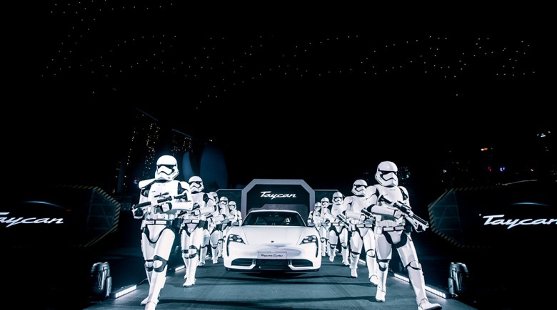 porsche gioi thieu taycan tai singapore