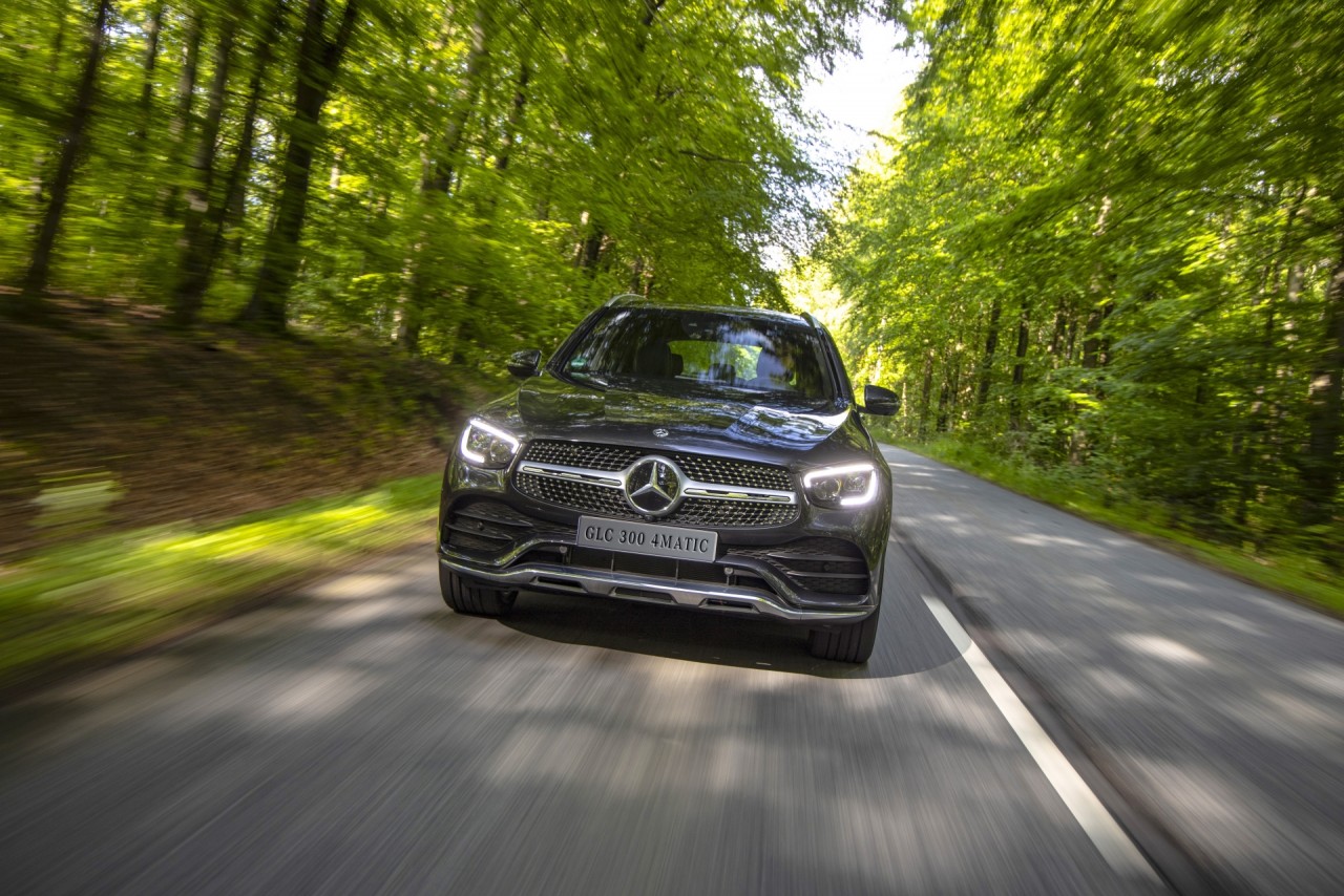 Mercedes-Benz GLC 300 4MATIC phiên bản mới có giá 2,559 tỷ đồng mercedes benz glc 300 4matic phien ban moi co gia 2559 ty dong