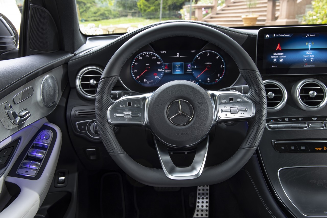 Mercedes-Benz GLC 300 4MATIC phiên bản mới có giá 2,559 tỷ đồng mercedes benz glc 300 4matic phien ban moi co gia 2559 ty dong