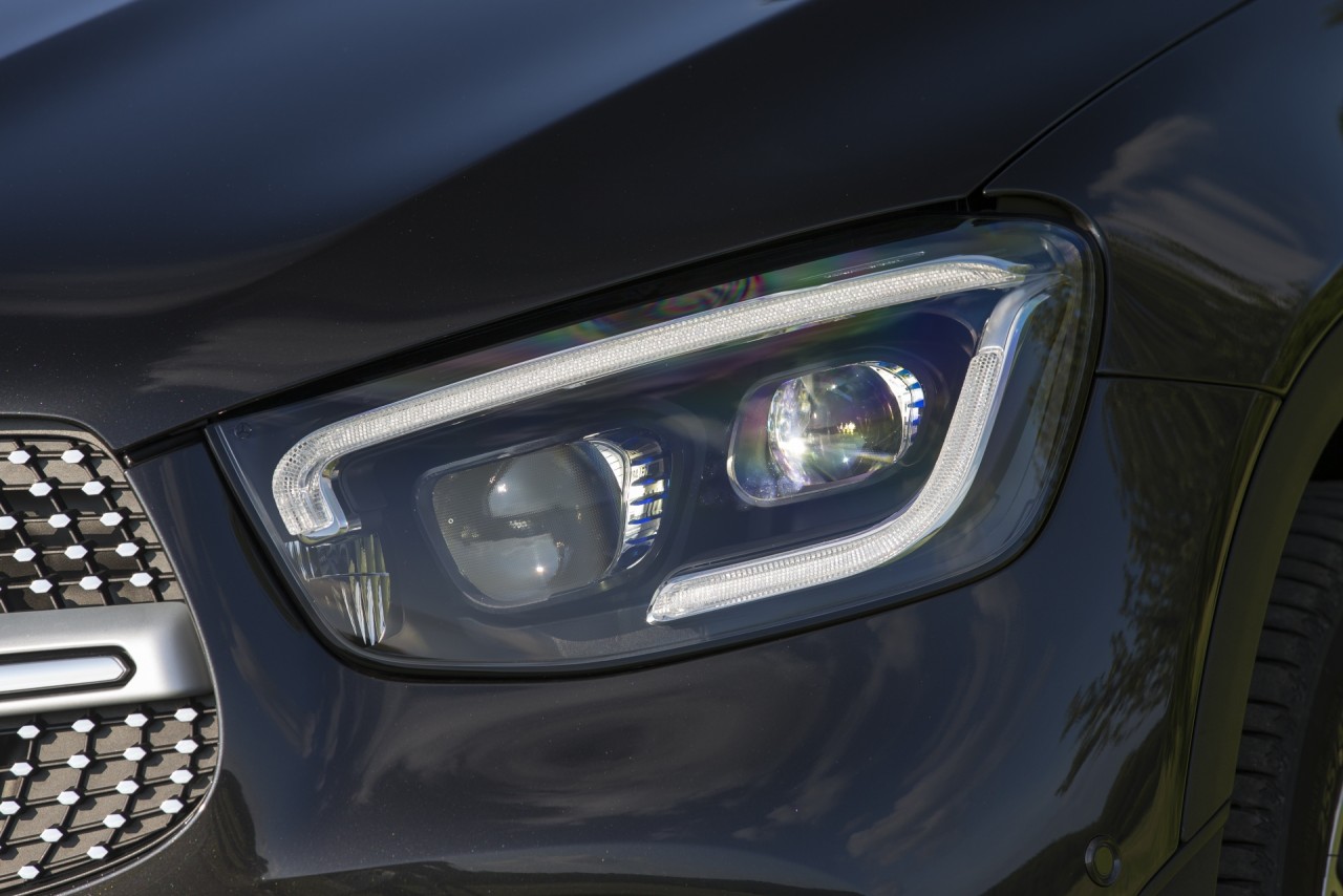 Mercedes-Benz GLC 300 4MATIC phiên bản mới có giá 2,559 tỷ đồng mercedes benz glc 300 4matic phien ban moi co gia 2559 ty dong