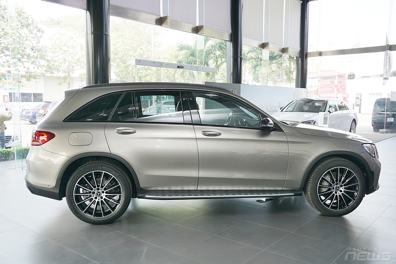 Ảnh thực tế Mercedes-Benz GLC 300 2020 đầu tiên tại Việt Nam anh thuc te mercedes benz glc 300 2020 dau tien tai viet nam