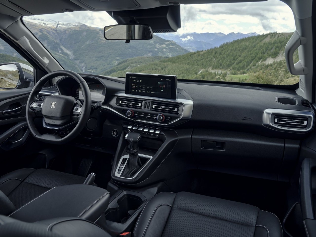 Peugeot giới thiệu bán tải hoàn toàn mới Landtrek 2021 Peugeot giới thiệu bán tải hoàn toàn mới Landtrek 2021