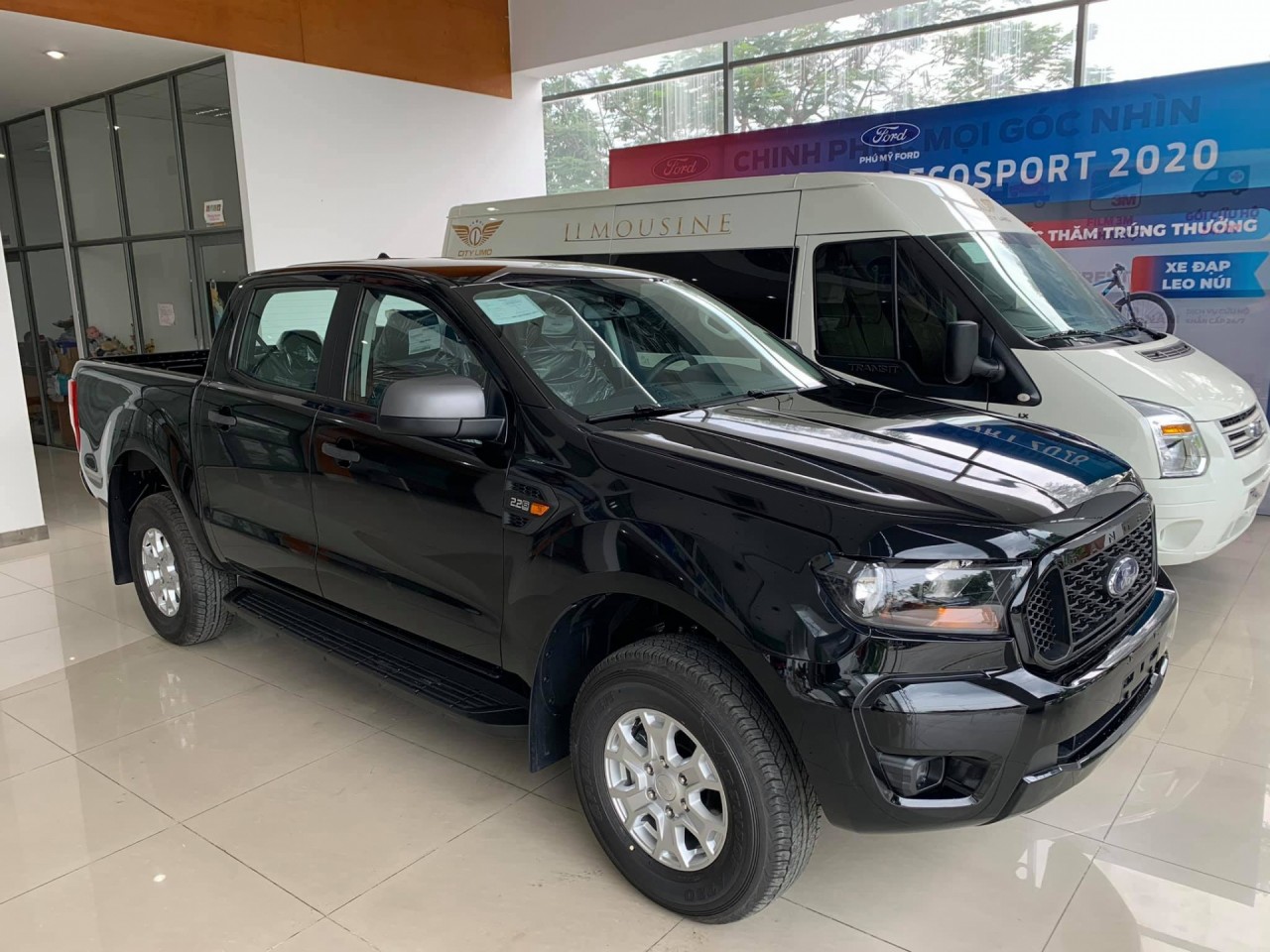 Ford Ranger 2021 phiên bản 'giá rẻ' về đại lý