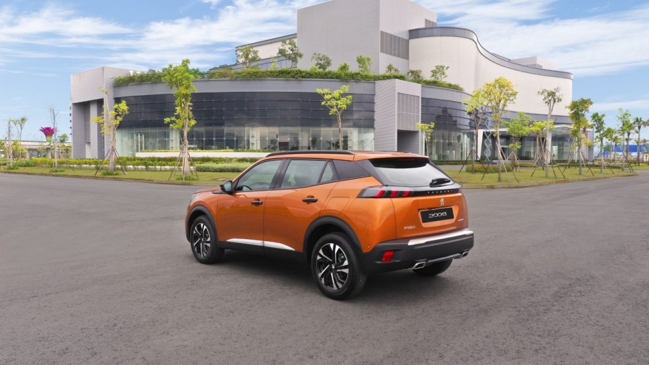 Peugeot 2008 ra mắt tại Việt Nam với giá 739 triệu đồng Peugeot 2008 ra mắt tại Việt Nam với giá 739 triệu đồng