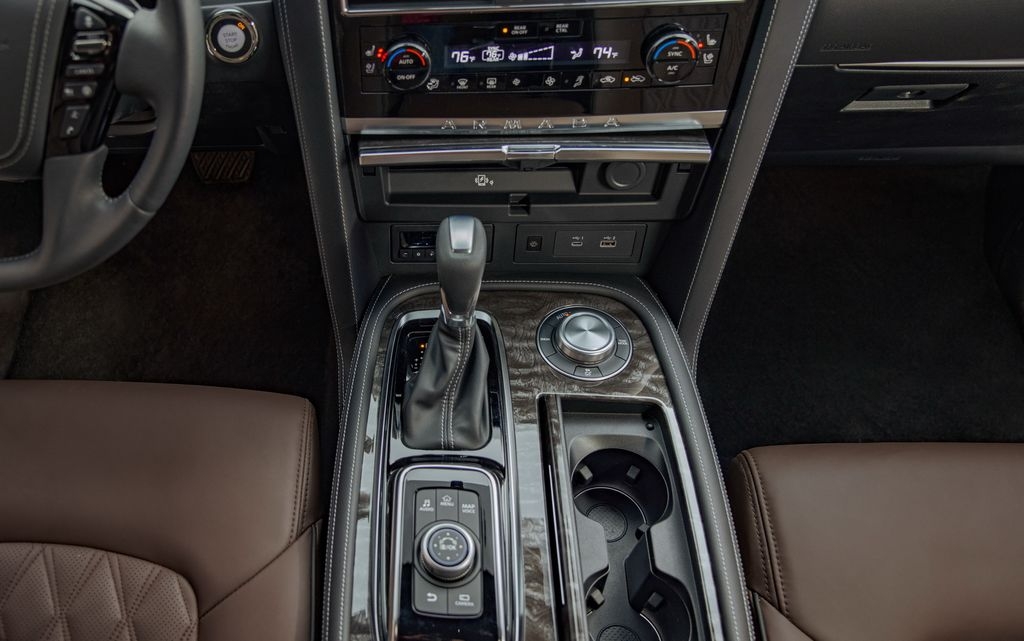 Cận cảnh SUV cỡ lớn Nissan Armada 2021