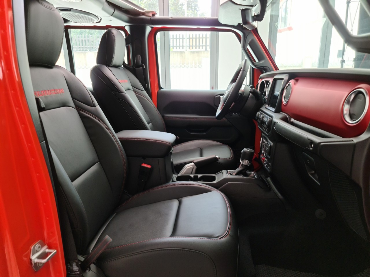 Cận cảnh bán tải Jeep Gladiator 2020 giá gần 3,5 tỷ đồng