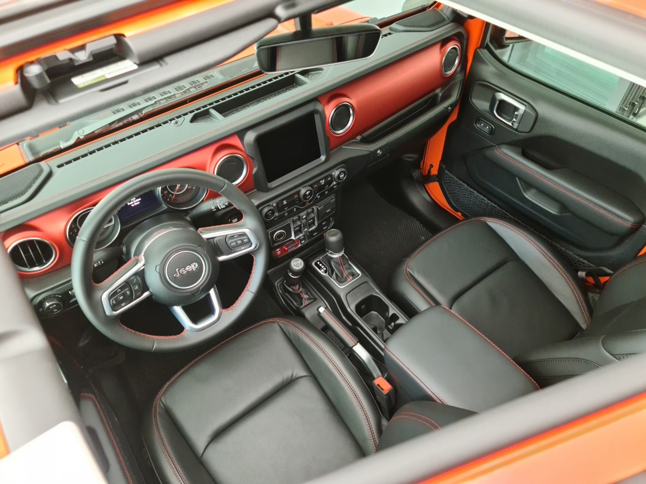 Cận cảnh bán tải Jeep Gladiator 2020 giá gần 3,5 tỷ đồng
