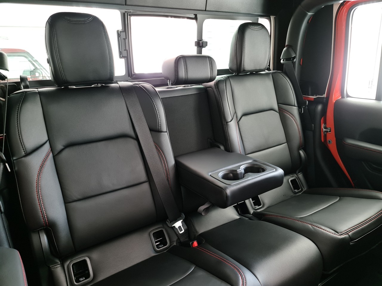Cận cảnh bán tải Jeep Gladiator 2020 giá gần 3,5 tỷ đồng
