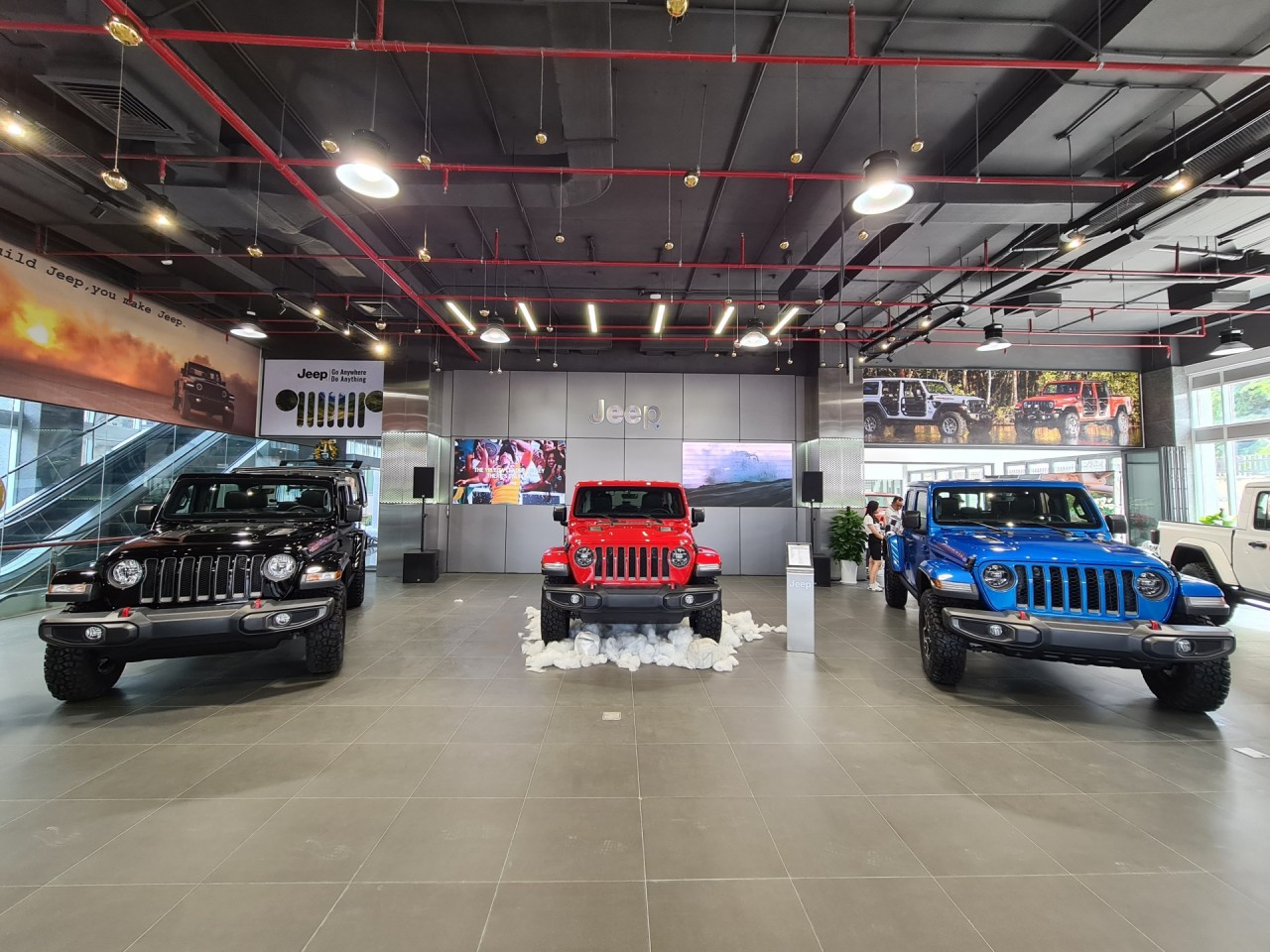 Cận cảnh bán tải Jeep Gladiator 2020 giá gần 3,5 tỷ đồng