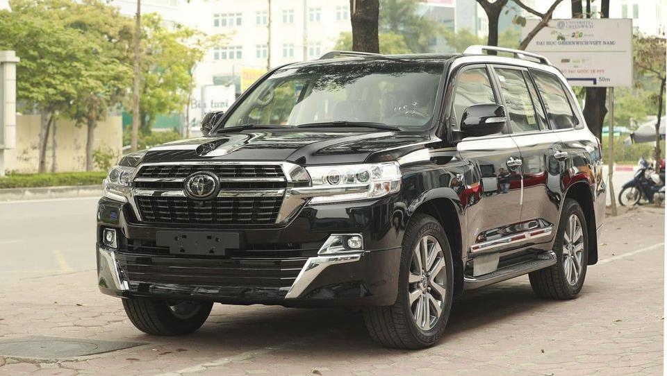 Toyota Land Cruiser 2021 về Việt Nam có giá hơn 8 tỷ đồng
