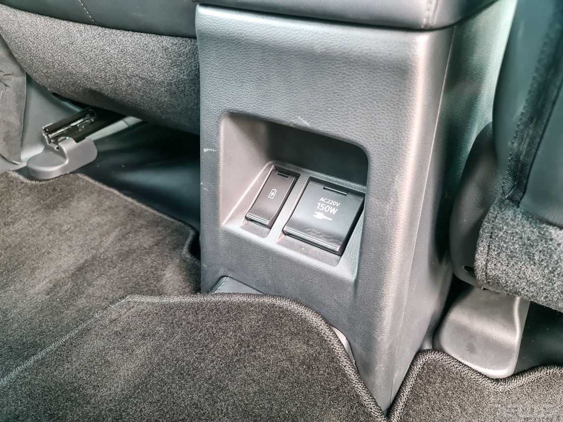 Đánh giá xe nhanh: Mitsubishi Pajero Sport 2020 4x2 AT