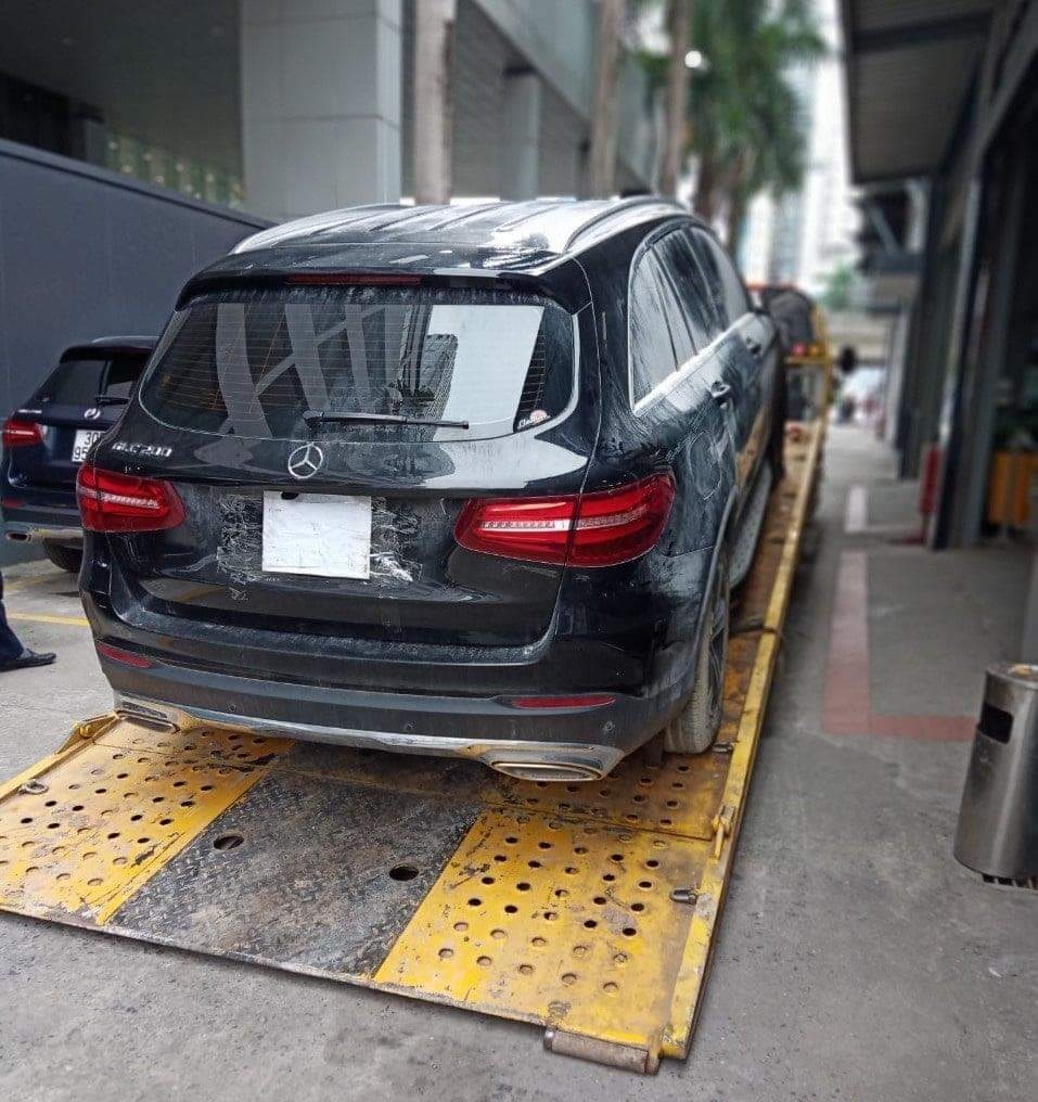 Mercedes-Benz phản hồi về việc cháy xe GLC tại Hà Nội Mercedes-Benz phản hồi về việc cháy xe GLC tại Hà Nội