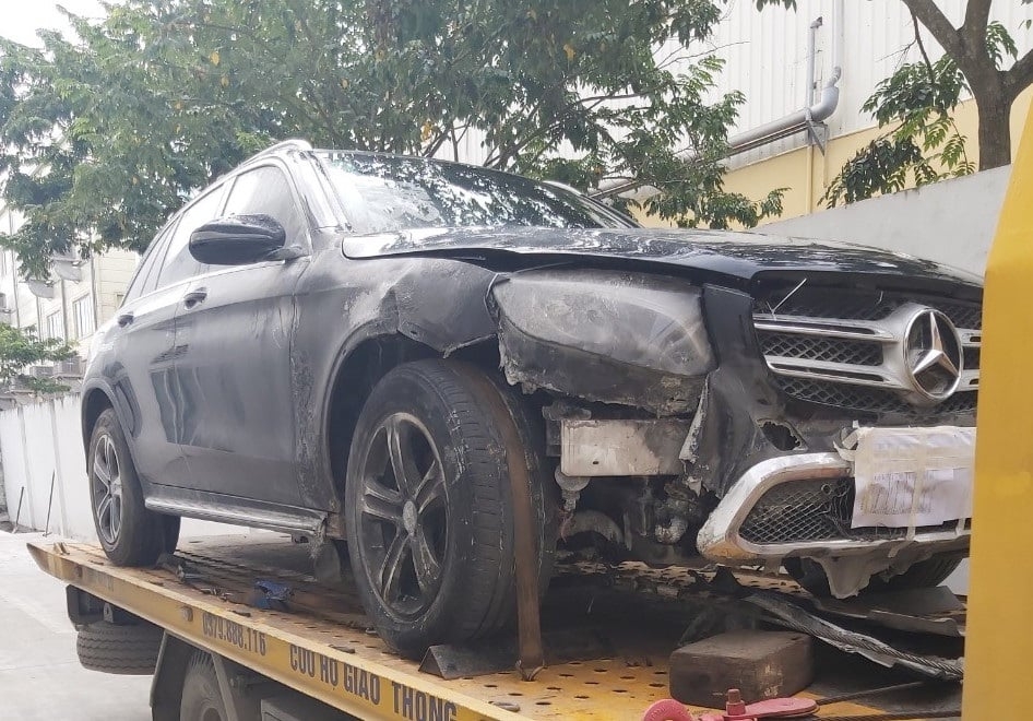 Mercedes-Benz phản hồi về việc cháy xe GLC tại Hà Nội Mercedes-Benz phản hồi về việc cháy xe GLC tại Hà Nội