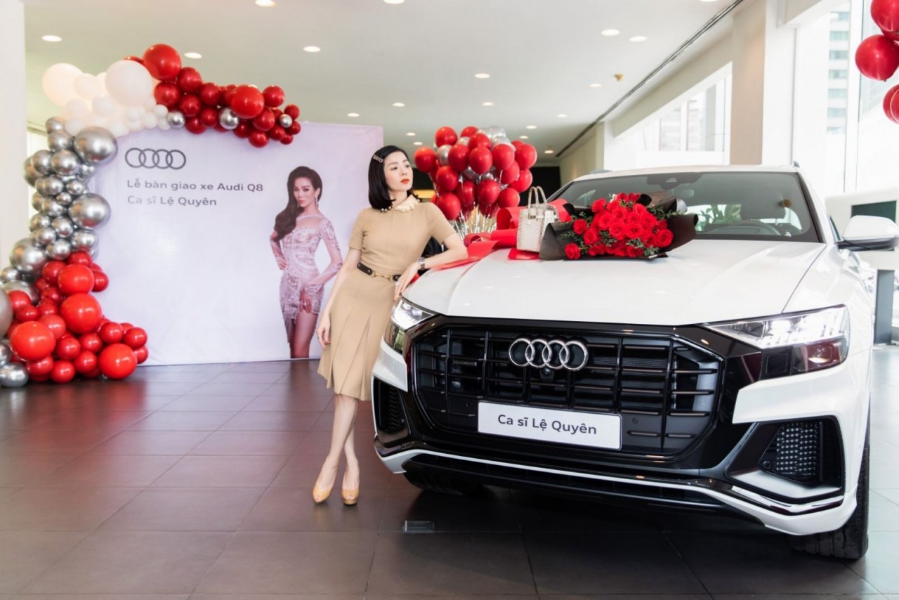 Ca sĩ Lệ Quyên là khách hàng đầu tiên tại Việt Nam được nhận xe Audi Q8 Ca sĩ Lệ Quyên là khách hàng đầu tiên tại Việt Nam được nhận xe Audi Q8