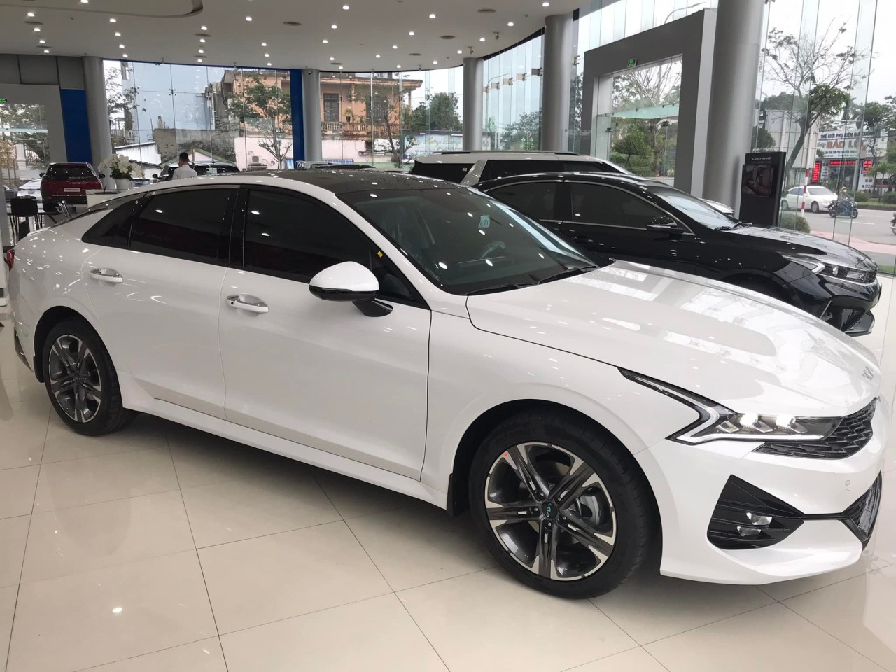 Doanh số sedan cỡ D tháng 9/2024 tăng trưởng nhưng ngày càng mất sức hút Doanh số sedan cỡ D tháng 9/2024 tăng trưởng nhưng ngày càng mất sức hút