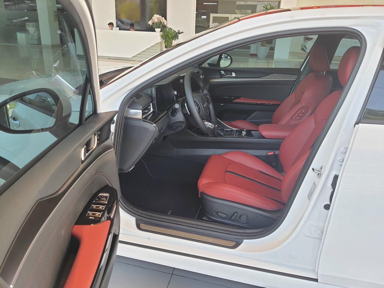 Kia K5 GT-Line 2022 có mặt tại đại lý, giá 1,029 tỷ đồng Kia K5 GT-Line 2022 có mặt tại đại lý, giá 1,029 tỷ đồng