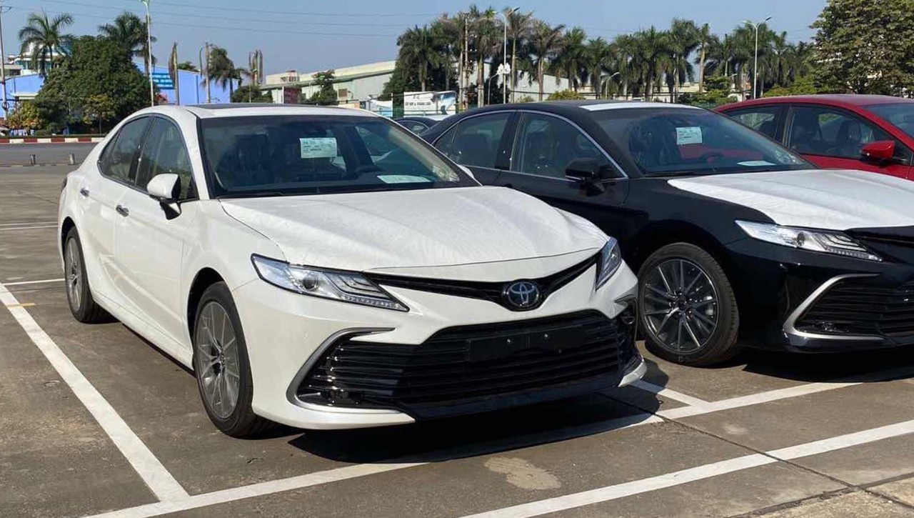 Toyota Camry 2022 sẽ được ra mắt vào ngày 17/12 Toyota Camry 2022 sẽ được ra mắt vào ngày 17/12
