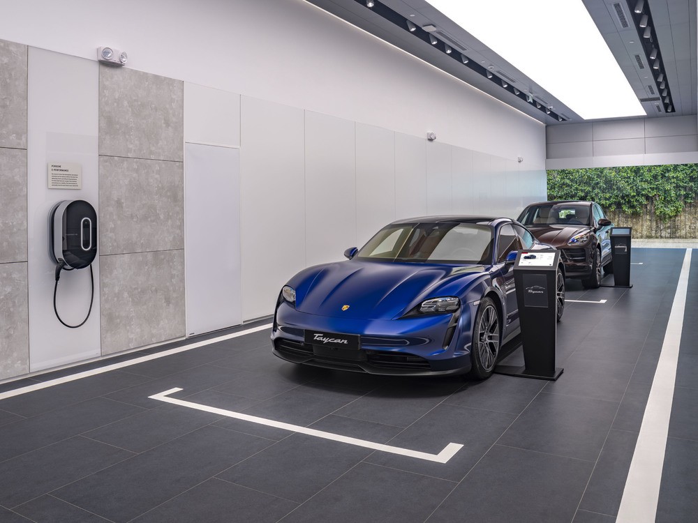 Trung tâm Porsche Sài Gòn đi vào hoạt động Trung tâm Porsche Sài Gòn đi vào hoạt động