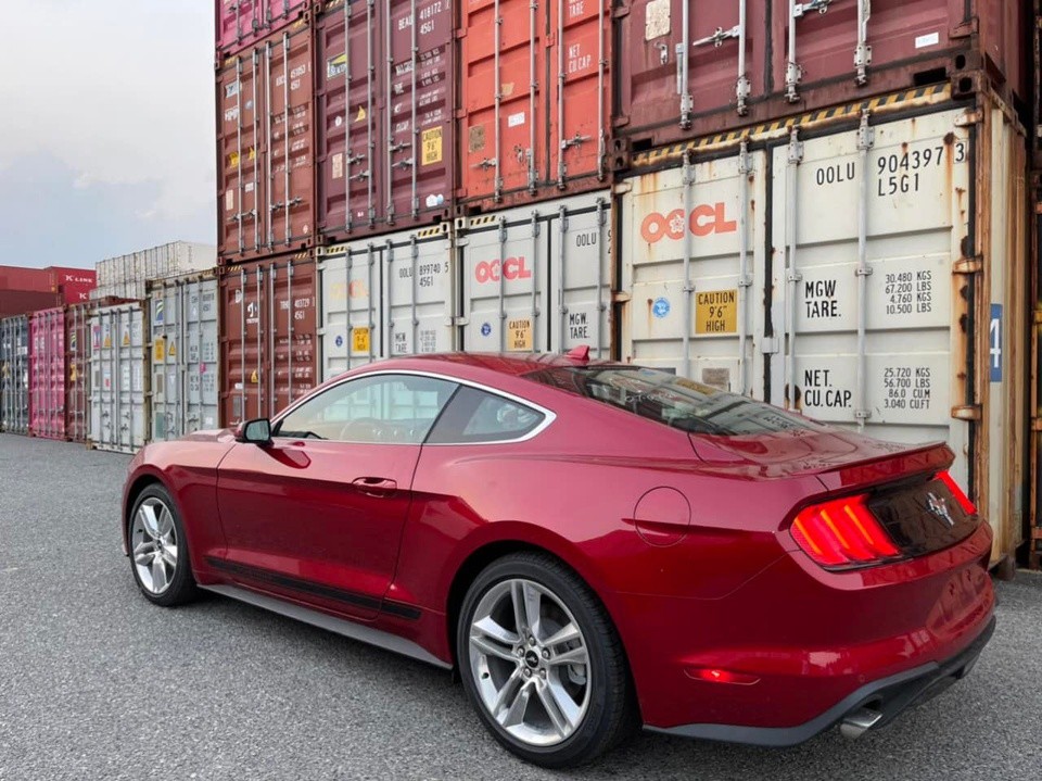 Ford Mustang 2022 về đến Việt Nam, giá hơn 3 tỷ đồng Ford Mustang 2022 về đến Việt Nam, giá hơn 3 tỷ đồng