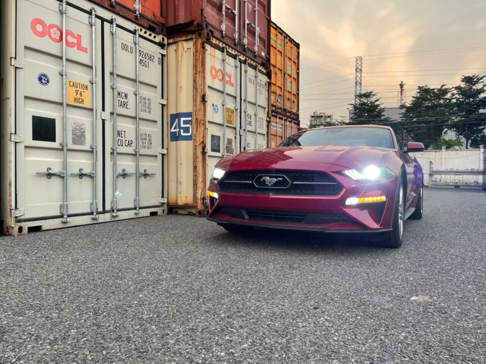 Ford Mustang 2022 về đến Việt Nam, giá hơn 3 tỷ đồng Ford Mustang 2022 về đến Việt Nam, giá hơn 3 tỷ đồng