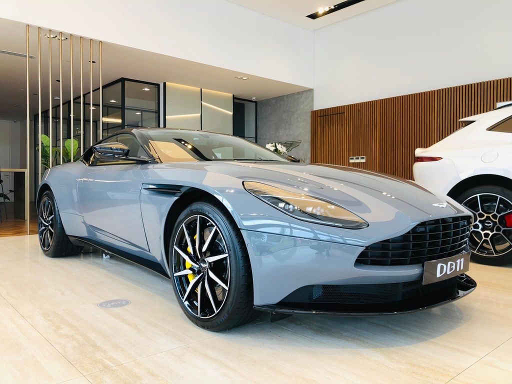 Aston Martin DB11 màu xám China có mặt tại Việt Nam