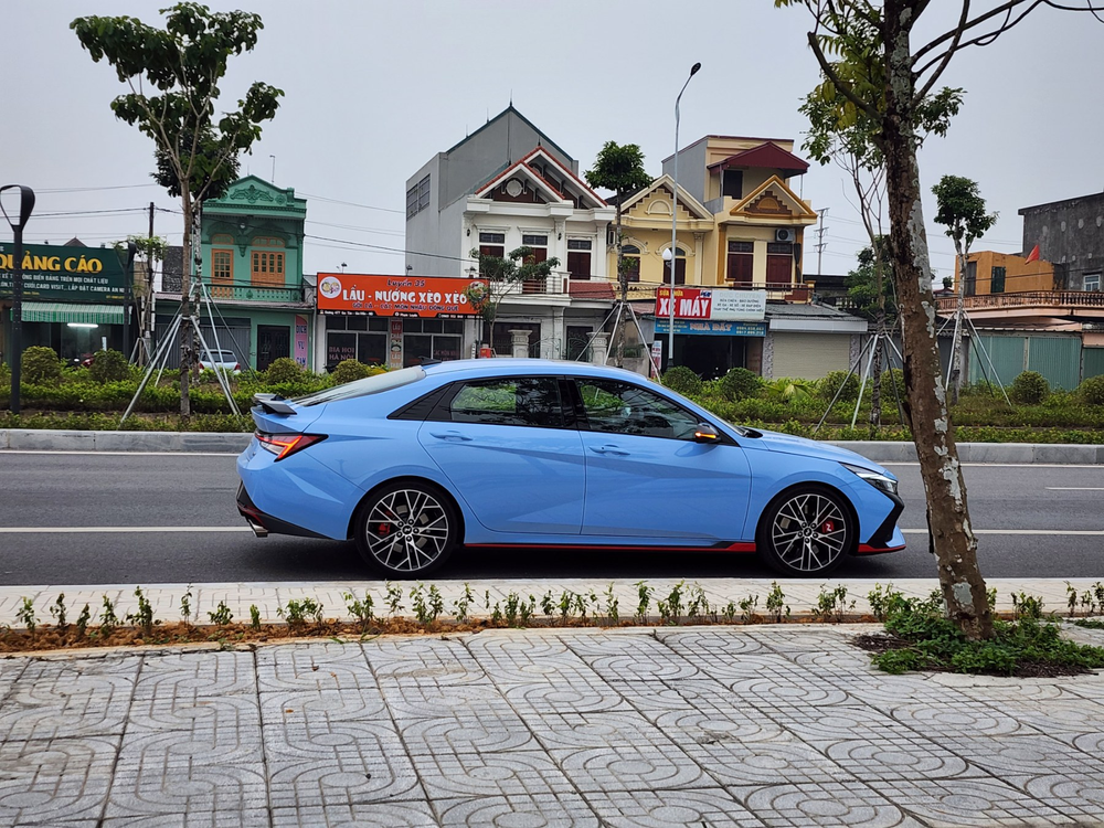 Cận cảnh Hyundai Elantra N xuất hiện tại Việt Nam Cận cảnh Hyundai Elantra N xuất hiện tại Việt Nam