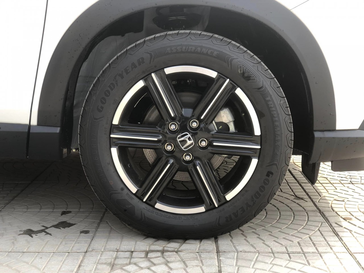 Cận cảnh Honda HR-V phiên bản G tại đại lý Cận cảnh Honda HR V phiên bản G tại đại lý