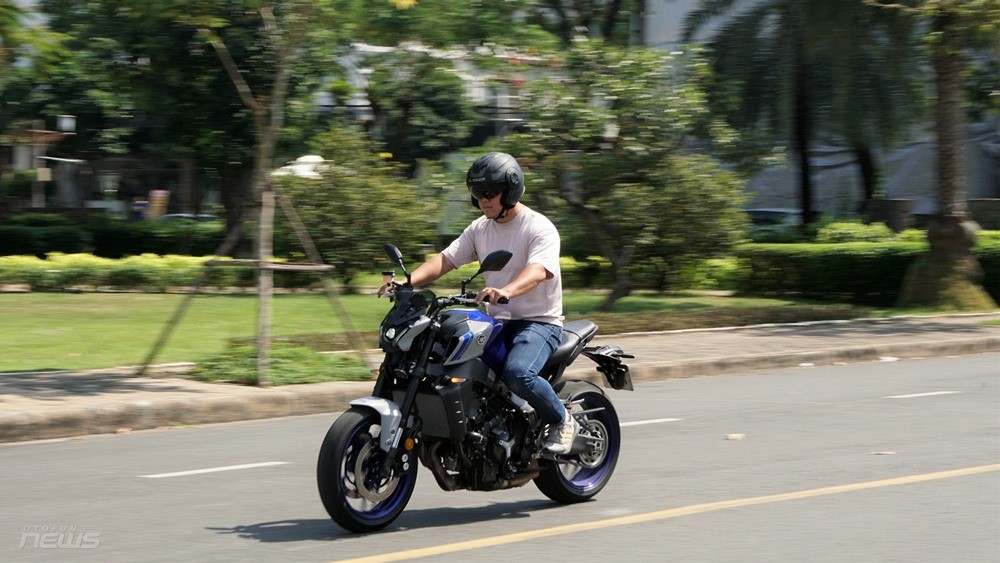 Yamaha MT-09 mẫu Hyper Naked thiết kế lạ mắt dành cho giới trẻ