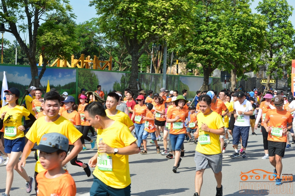 VĐV khuyết tật tham gia Otofun Marathon: Chạy để chiến thắng chính mình vdv khuyet tat tham gia giai chay otofun marathon chay de chien thang chinh minh
