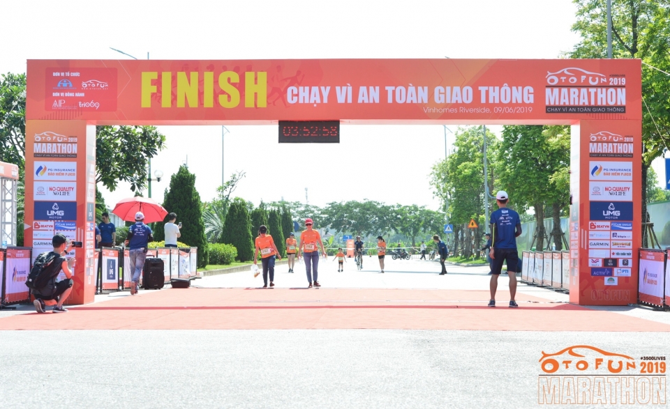 VĐV khuyết tật tham gia Otofun Marathon: Chạy để chiến thắng chính mình vdv khuyet tat tham gia giai chay otofun marathon chay de chien thang chinh minh