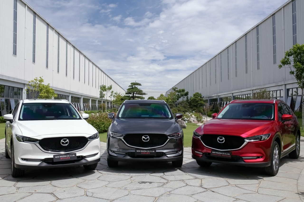 gia mazda cx 5 the he 65 tu 899 trieu vnd bo sung nhieu tinh nang an toan