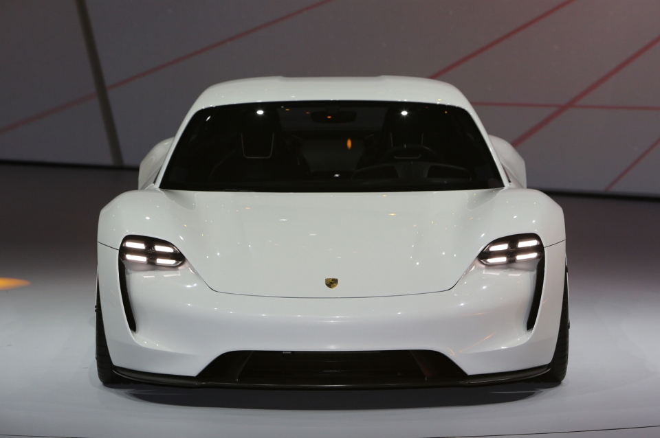 Porsche Mission E sẽ có công suất điện 670 mã lực porsche mission e se co cong suat dien 670 ma luc