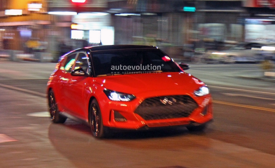 Hyundai khoe Veloster thế hệ mới trước thềm ra mắt chính thức hyundai khoe veloster the he moi truoc them ra mat chinh thuc