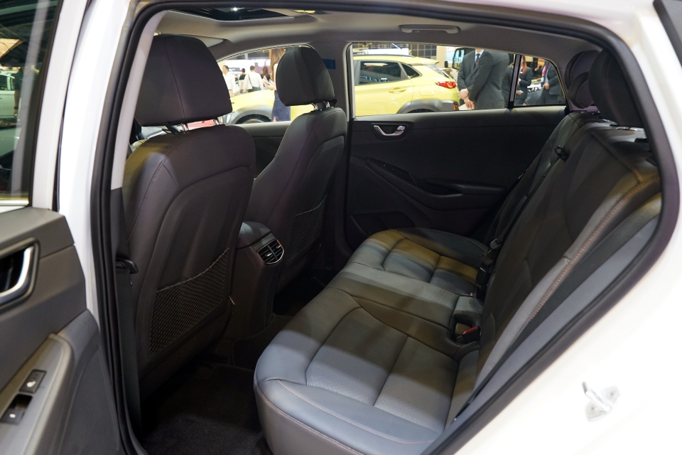 hyundai tu tin mang xe dien ioniq toi trien lam singapore 2018