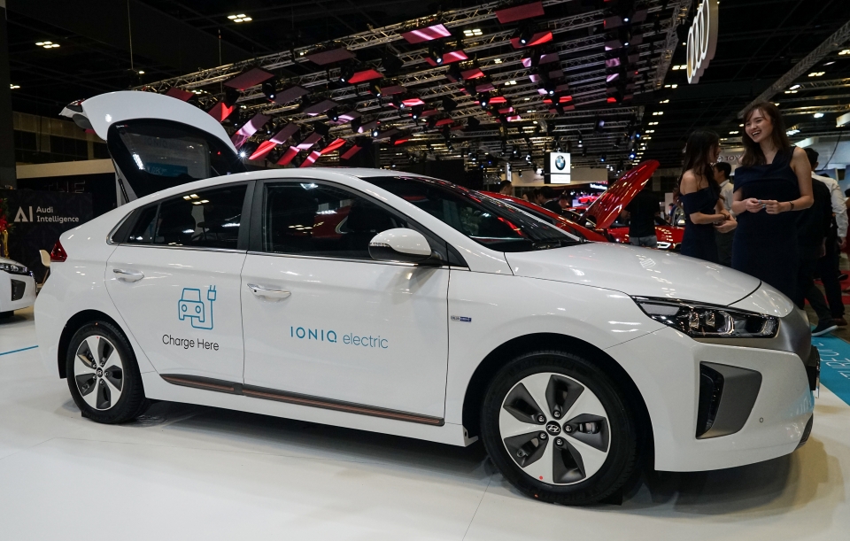 hyundai tu tin mang xe dien ioniq toi trien lam singapore 2018
