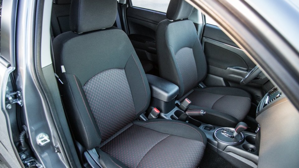 chicago 2017 mitsubishi trinh dien outlander sport limited edition
