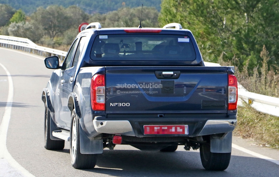 Bán tải Mercedes-Benz lần đầu xuất hiện trên đường thử ban tai mercedes benz lan dau xuat hien tren duong thu