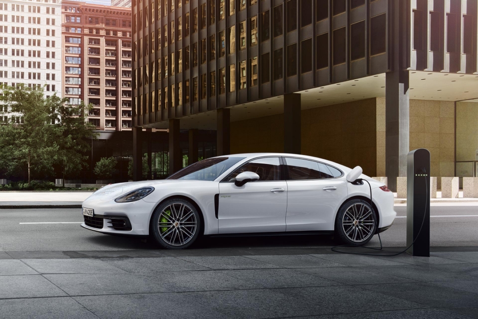 [Geneva 2017] Porsche sẽ tung ra phiên bản Panamera mạnh mẽ nhất từ trước tới nay