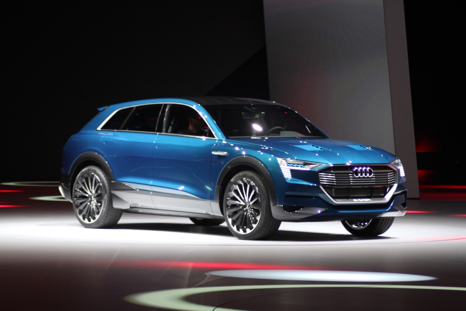 SUV chạy điện Audi thách thức Tesla Model X suv chay dien audi thach thuc tesla model x