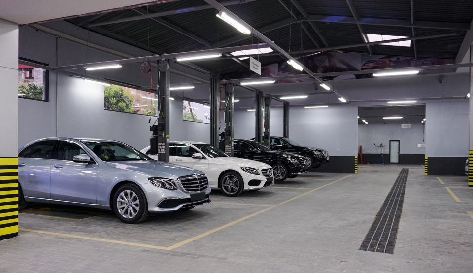 dai ly thu nam cua mercedes benz tai ha noi di vao hoat dong
