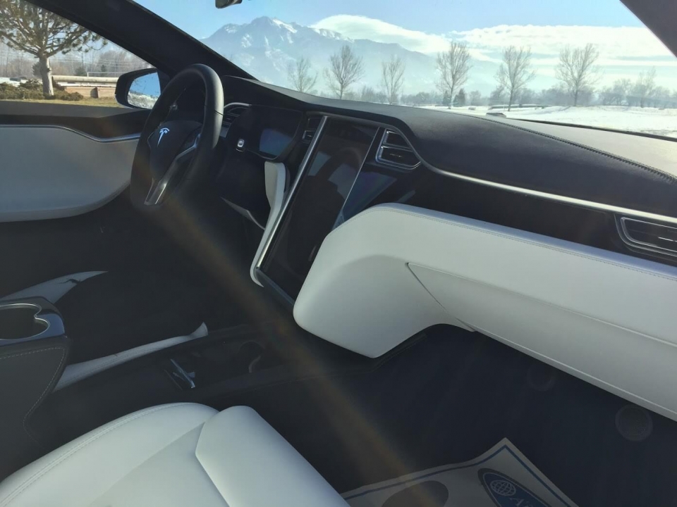 Armormax Tesla Model S P100D: Xe chống đạn nhanh nhất thế giới armormax tesla model s p100d xe chong dan nhanh nhat the gioi